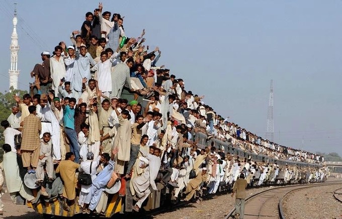 Стоячий поезд в Индии